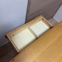 ダイニングテーブルの画像