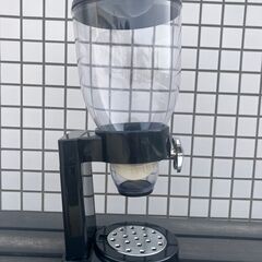 ZEVRO フードディスペンサーの画像