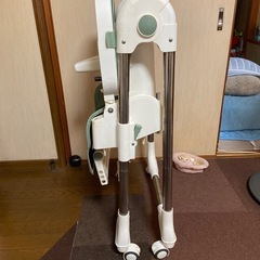 ベビーダイニングチェアーの画像