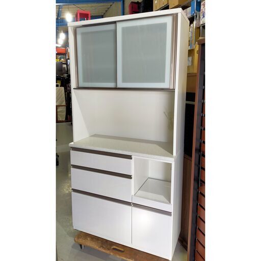 ニトリ キッチンボード モデル アルミナ2 100KBWH 幅100.5cm 奥行き45cm 高さ200cm レンジボード 食器棚 ホワイト 上下コンセント付き　2ドア　スライドドア