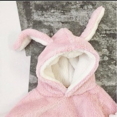 ハロウィーン、年賀状写真に! ウサギ耳付きロンパース ピンク 試着のみ USEDの画像