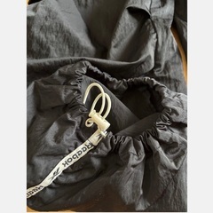 VIS Reebok別注 裾ドロストトラックパンツの画像