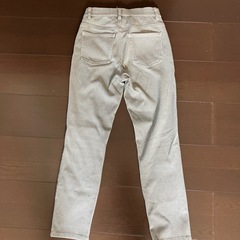 ユニクロ クロップドレギンスパンツの画像