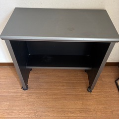 棚（キャスター付き、額縁付き）の画像