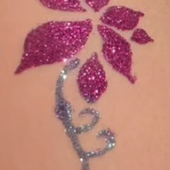 キラキラボディアートの画像