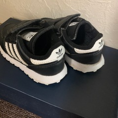 adidas　子どもの靴130ＪＰサイズの画像
