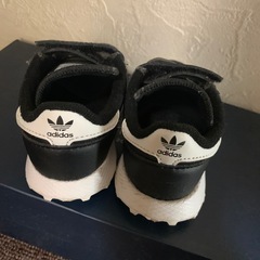 adidas　子どもの靴130ＪＰサイズの画像
