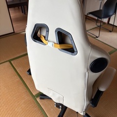 ゲーミングチェアの画像