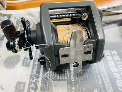 船釣り用　SHIMANO　リール　4000番