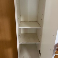 ホワイト　鏡面仕上げキャビネットの画像