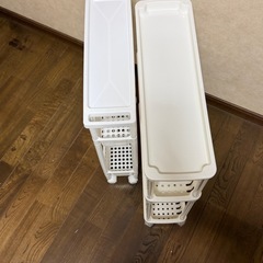 無料キッチンスリムワゴン２個【お話中】の画像