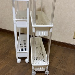 無料キッチンスリムワゴン２個【お話中】の画像