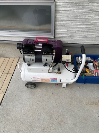 エアーコンプレッサー