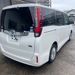 トヨタ ノア ハイブリッドG 車検令和9年5月まで 走行距離約12万8千キロ 両側パワスラ 7人乗り 上級グレード 平成27年式の画像