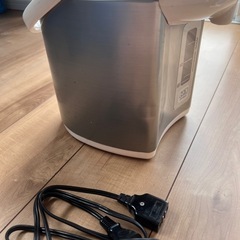 電気ポットの画像