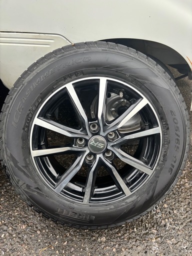 ヤリスクロス　ホイル