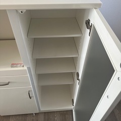 食器棚　キッチンボードの画像