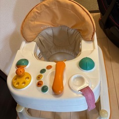 
Combi オレンジ 歩行器の画像