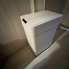 予約済)2☆センサー式自動開閉 50L ゴミ箱 ホワイトの画像