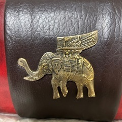 実家の片付けによる処分　置き物　水牛　角　インテリア　高級感の画像