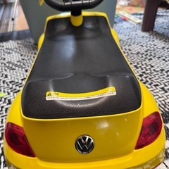 フォルクスワーゲンビートル 足蹴り乗用玩具キ ッズカーの画像