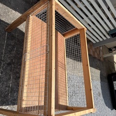 かっこ〈差し上げます〉手作り小屋？？の画像