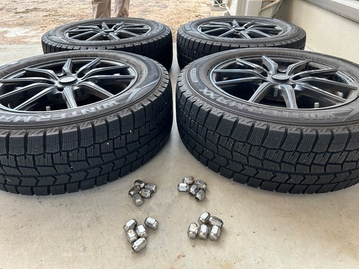 （取引中）
スタッドレスタイヤ値下げしました