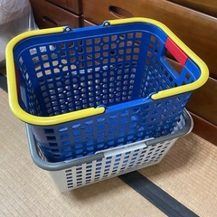 【無料/募集中】洗濯カゴ2個セットの画像