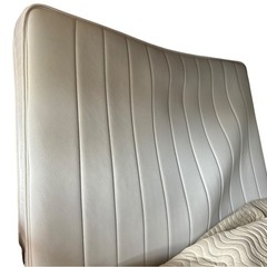 中古品　
ベットフレームの画像