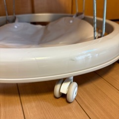 ベビー歩行器 ベージュの画像