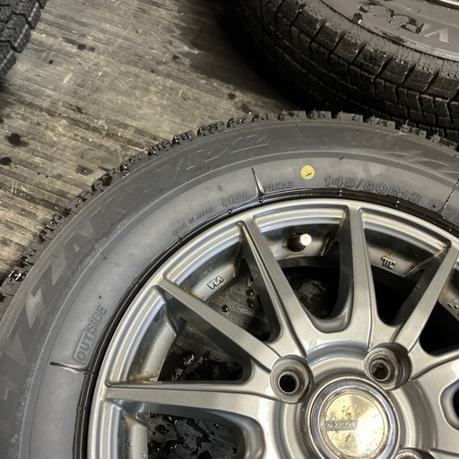 値下げしました。値段交渉可　。スタッドレス　ブリザックVRX2  新品同様　145/80r13  イボ付き