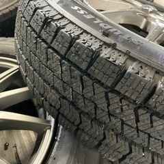 値下げしました。値段交渉可　。スタッドレス　ブリザックVRX2  新品同様　145/80r13  イボ付き の画像