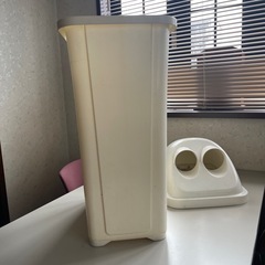 70L 空き缶ゴミ箱　蓋付き
 の画像