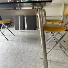 ダイニングテーブル椅子の画像