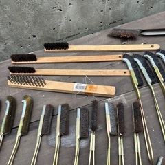 さまざまなワイヤーブラシセットの画像