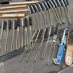 さまざまなワイヤーブラシセットの画像