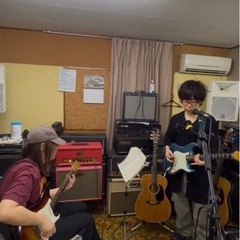 アコースティックギター、エレキギターレッスン、初めてのギター選びもお手伝いします。の画像
