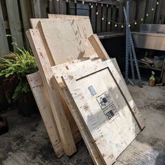 輸入　梱包　木材　の画像