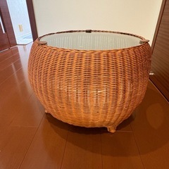 ラタンガラステーブル（猫ハウス）　の画像
