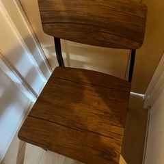 ダイニングテーブル　縦約70×横約70×高約75 　イス2脚付き　の画像