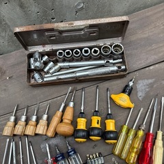さまざまな工具類セットの画像