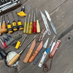 さまざまな工具類セットの画像