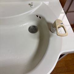 車椅子でも使える洗面台の画像
