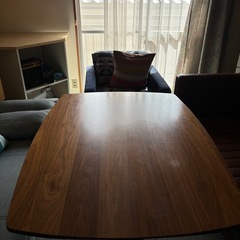 ニトリダイニングテーブルの画像