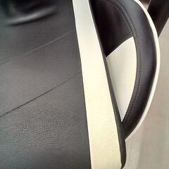 リユースのサカイ栃木店★ジモティ割あり★  ゲーミングチェア ブラック×ホワイト W70×D55～96×H119.5～126.5 クリーニング済み TC11076の画像