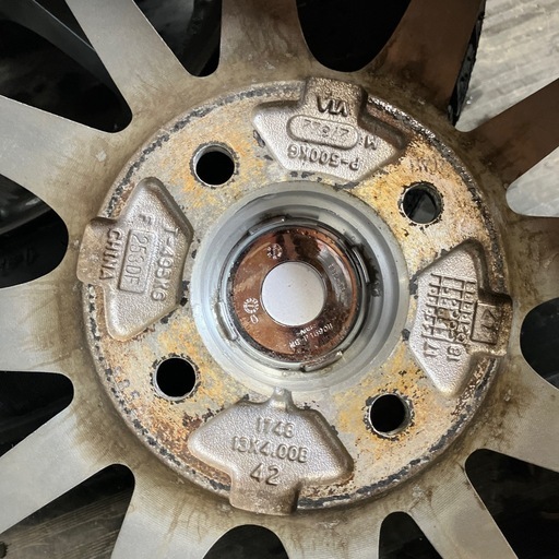 値下げしました。値段交渉可　。スタッドレス　ブリザックVRX2  新品同様　145/80r13  イボ付き