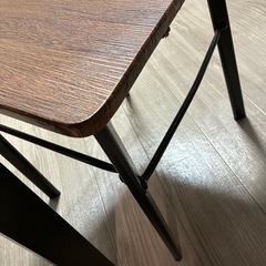 4人掛けダイニングテーブルの画像