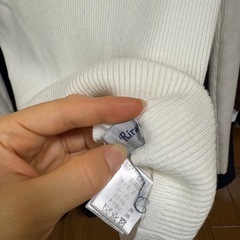 リブニット　トップスの画像