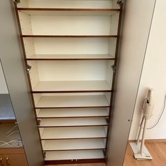 食器棚の画像