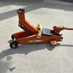 さいたま新都心付近★ジャンク★油圧ジャッキ アストロ 1.5t？の画像